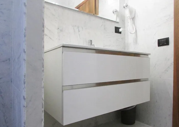 Luxury Rom