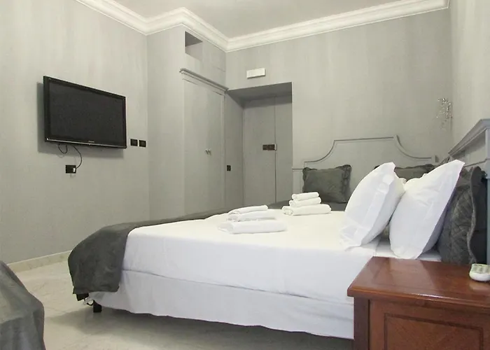 Luxury Rom